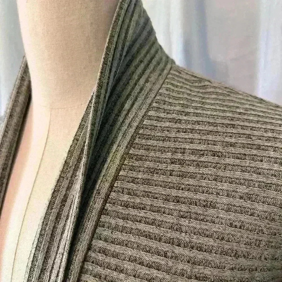 Banana Republic Grey Open Front Long Cardigan. Grey. Size XS. Long Sleeve. - Picture 2 of 8